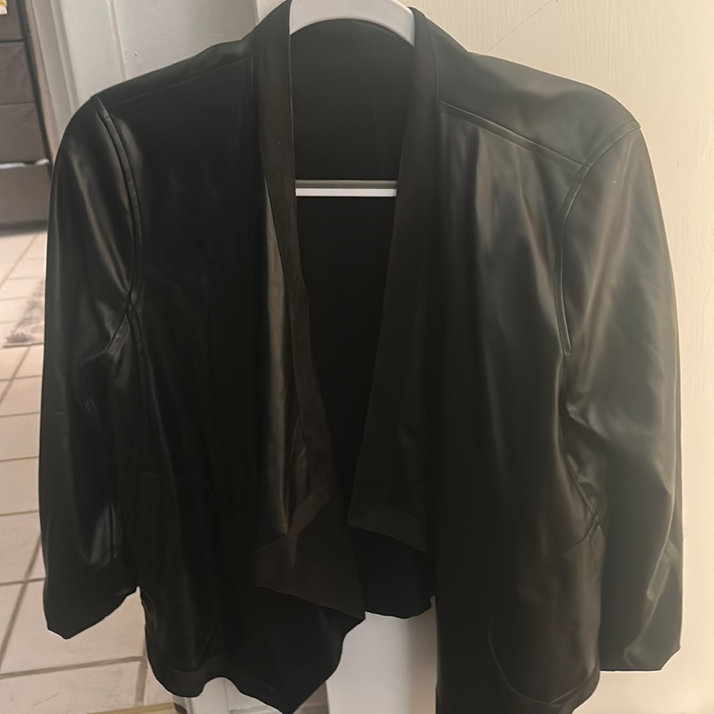 BB DAKOTA TEAGAN REVERSIBLE FAUX LEATHER JACKET BLACK size large